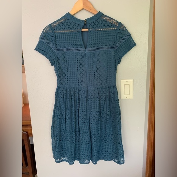 Francesca’s Blue Lace Mini/Midi Length Dress - Picture 5 of 8